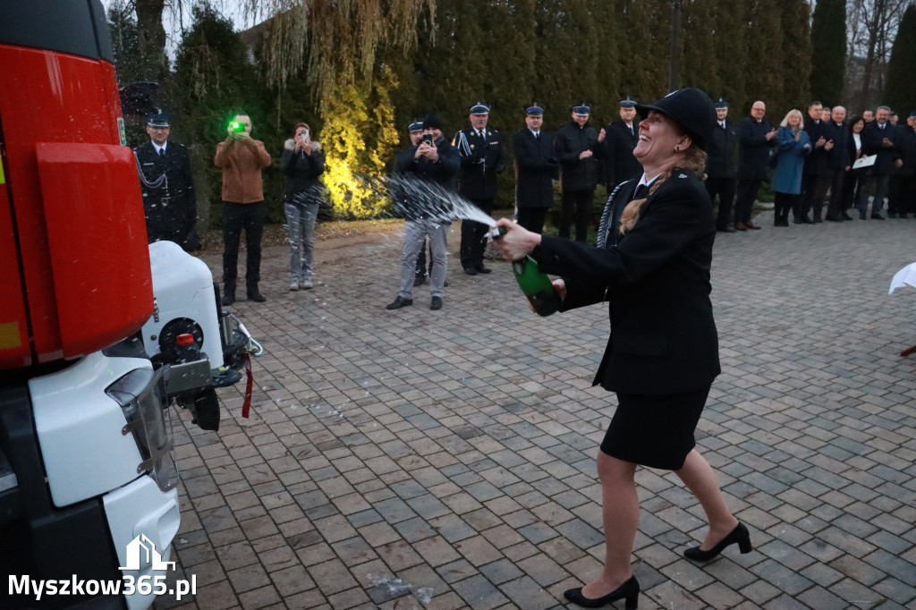 Fotorelacja I: Przekazanie samochodu ratowniczo-gaśniczego dla OSP Myszków-Smudzówka
