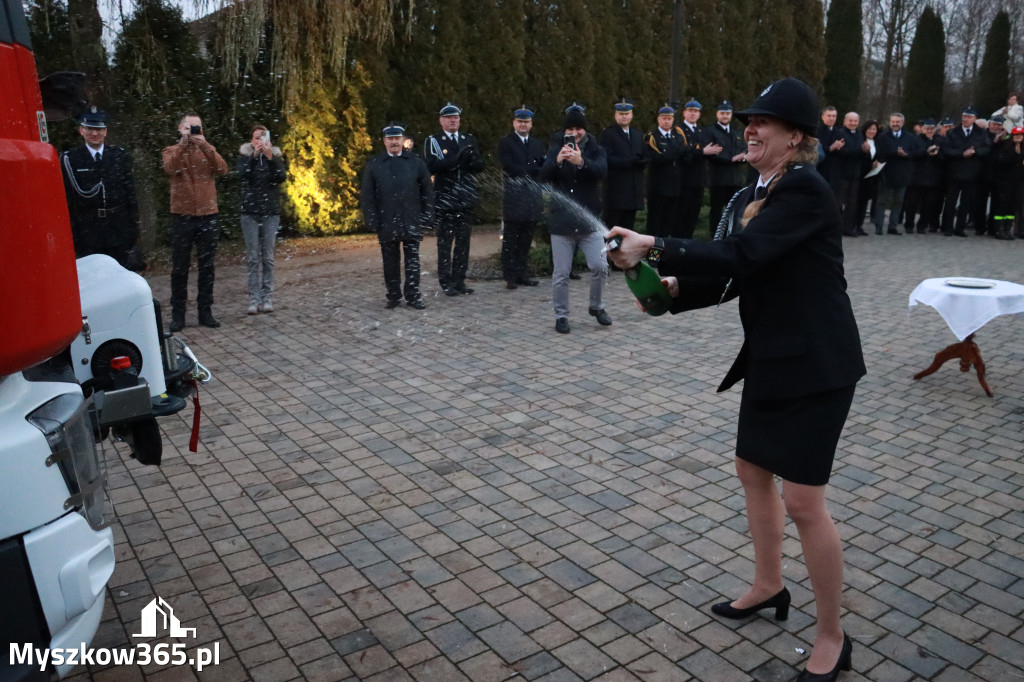 Fotorelacja I: Przekazanie samochodu ratowniczo-gaśniczego dla OSP Myszków-Smudzówka