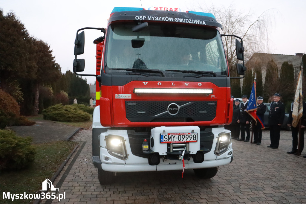 Fotorelacja I: Przekazanie samochodu ratowniczo-gaśniczego dla OSP Myszków-Smudzówka