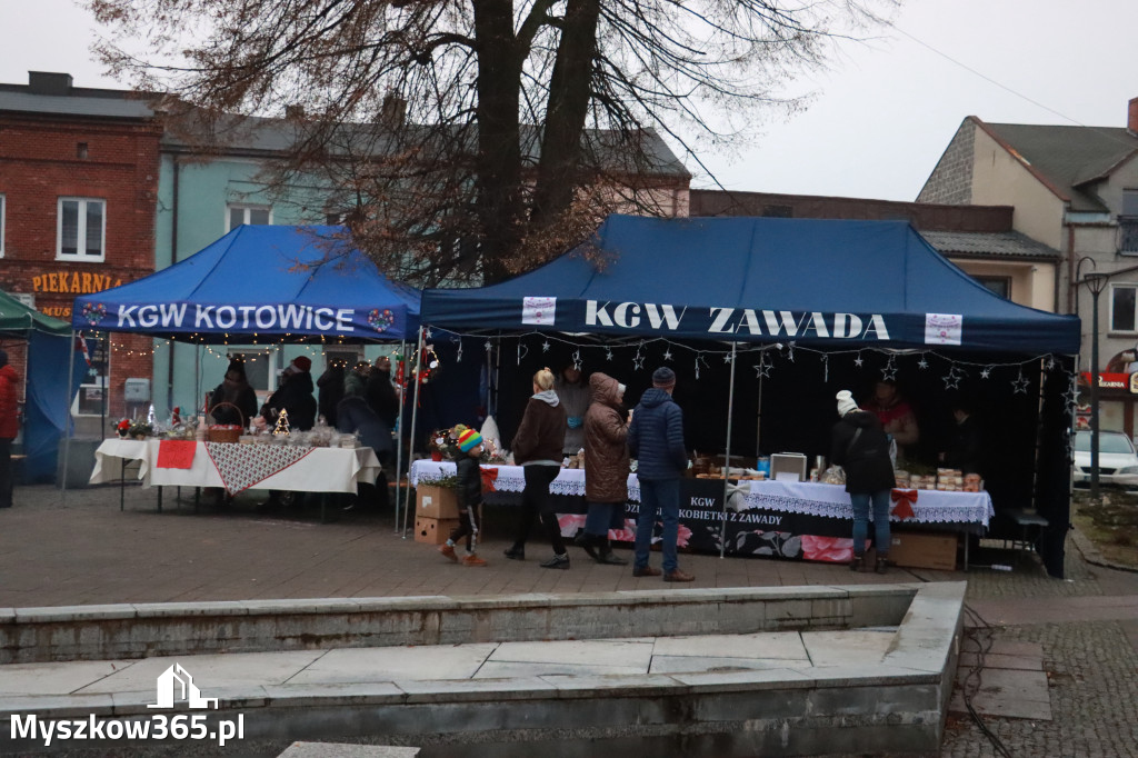 Fotorelacja I: Iskry Jarmark Bożonarodzeniowy w Żarkach