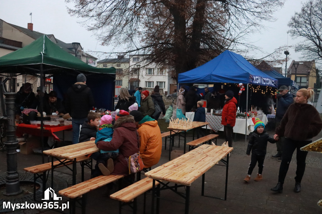 Fotorelacja I: Iskry Jarmark Bożonarodzeniowy w Żarkach