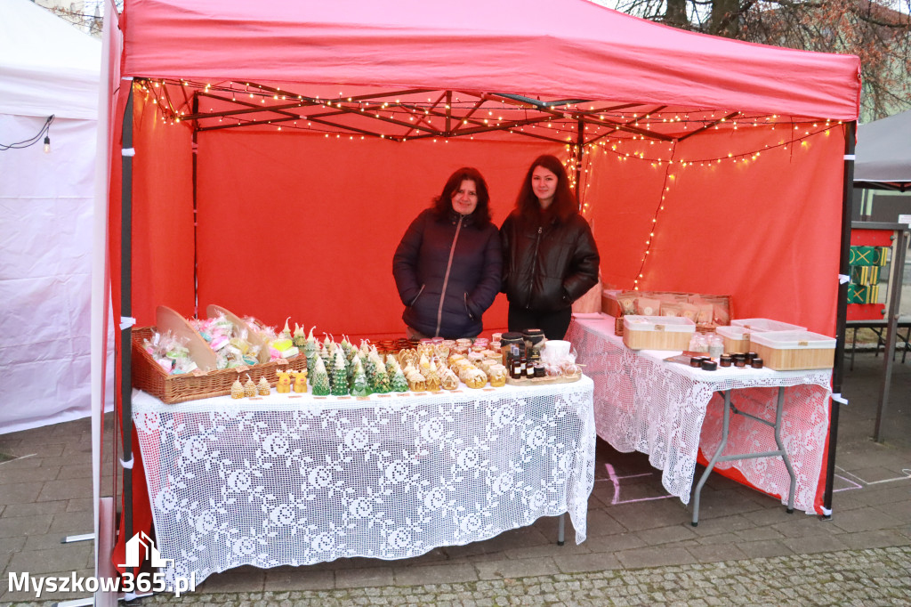 Fotorelacja I: Iskry Jarmark Bożonarodzeniowy w Żarkach