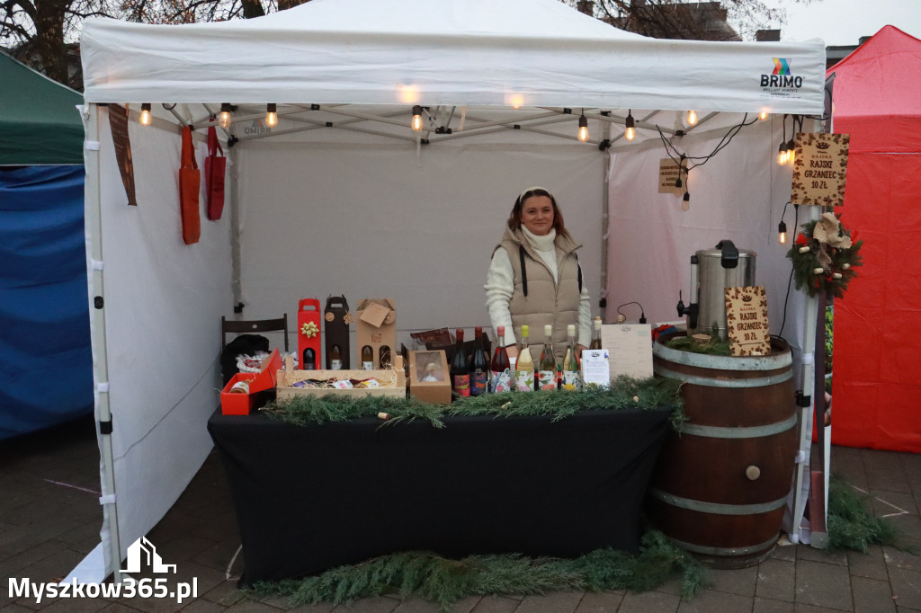 Fotorelacja I: Iskry Jarmark Bożonarodzeniowy w Żarkach