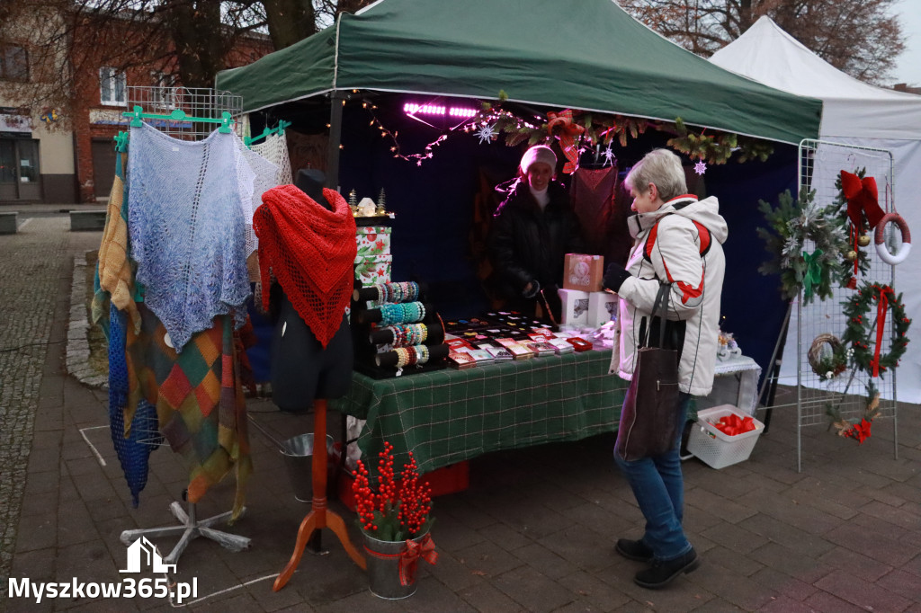 Fotorelacja I: Iskry Jarmark Bożonarodzeniowy w Żarkach