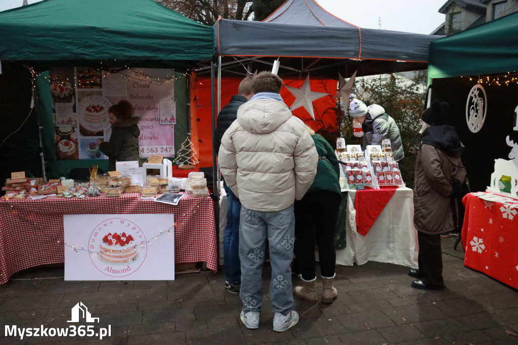 Fotorelacja I: Iskry Jarmark Bożonarodzeniowy w Żarkach