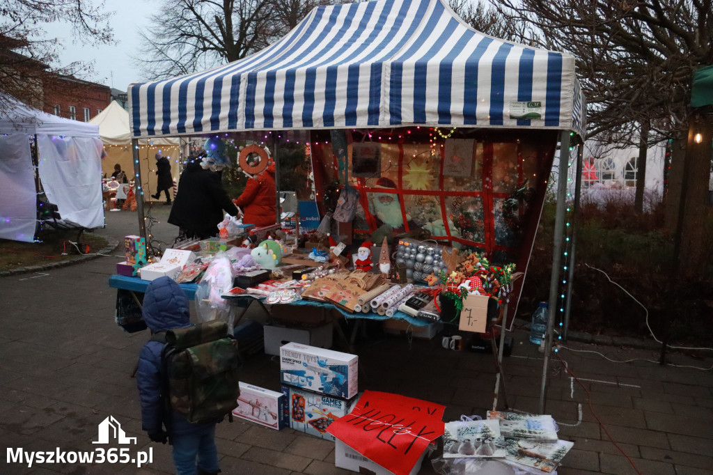Fotorelacja I: Iskry Jarmark Bożonarodzeniowy w Żarkach