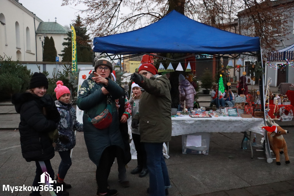 Fotorelacja I: Iskry Jarmark Bożonarodzeniowy w Żarkach