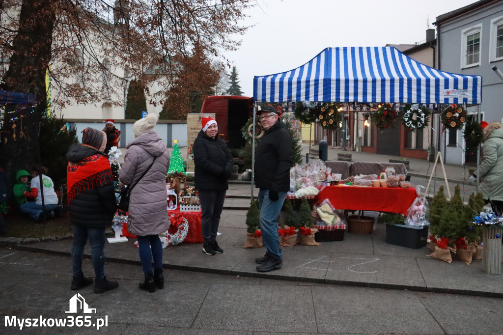 Fotorelacja I: Iskry Jarmark Bożonarodzeniowy w Żarkach