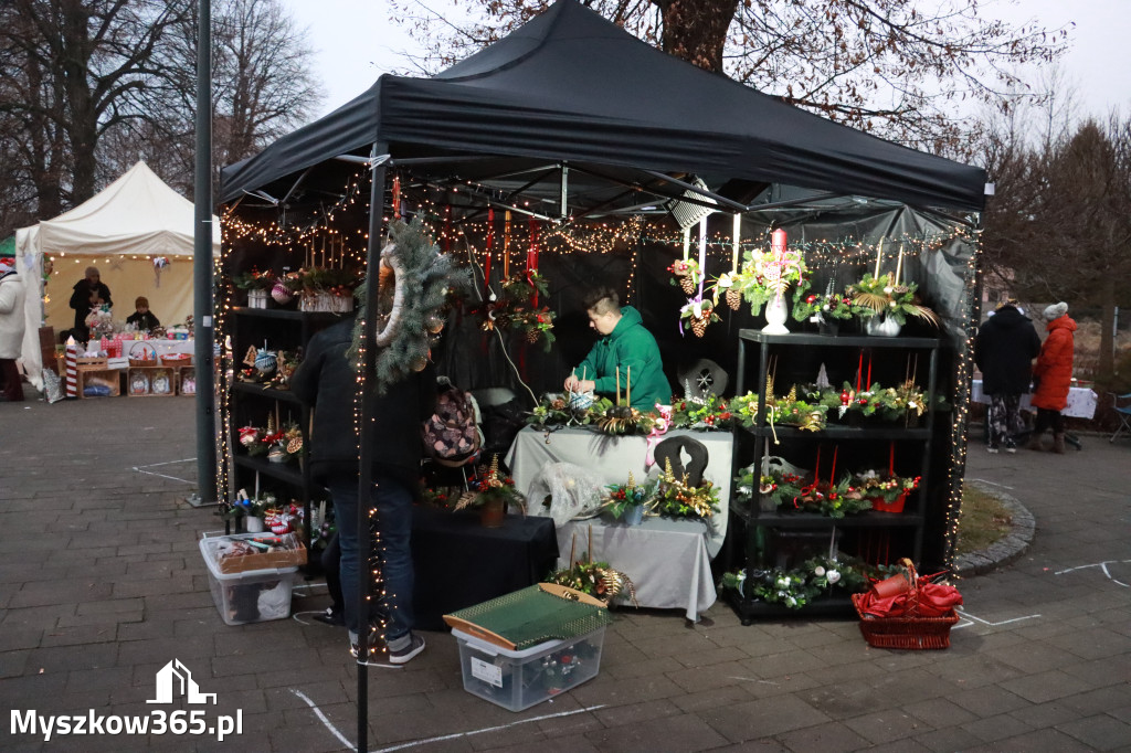 Fotorelacja I: Iskry Jarmark Bożonarodzeniowy w Żarkach