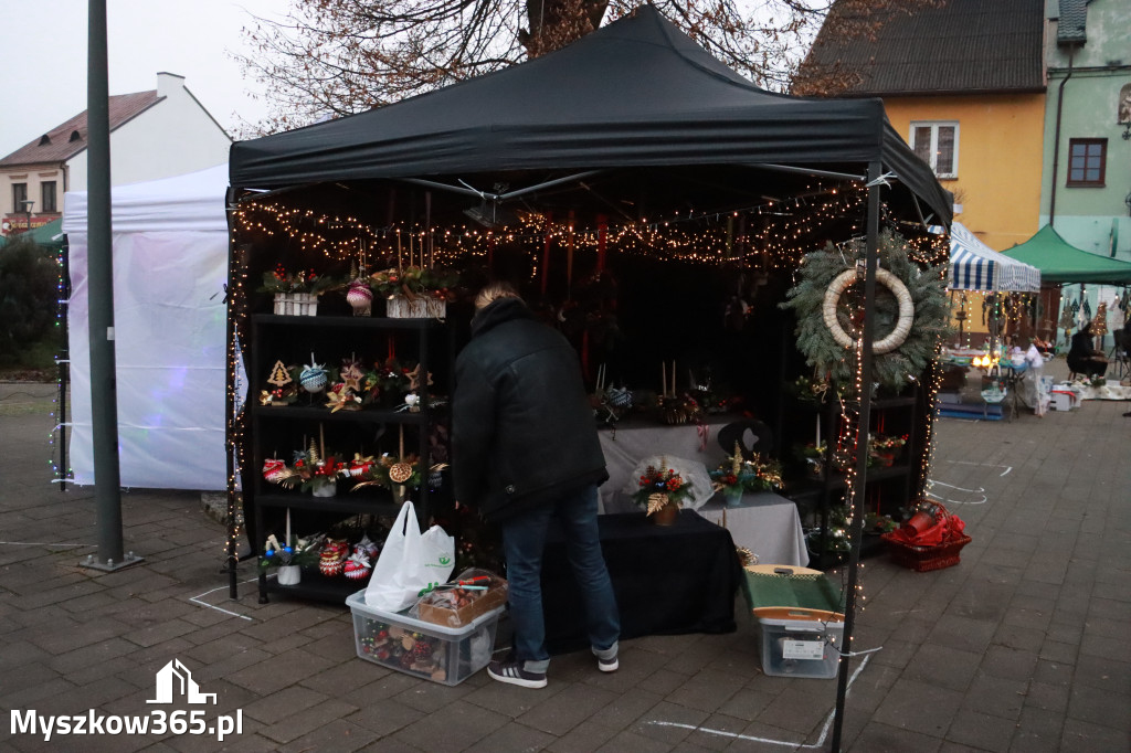 Fotorelacja I: Iskry Jarmark Bożonarodzeniowy w Żarkach