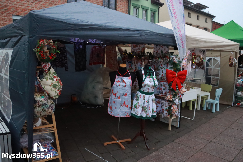 Fotorelacja I: Iskry Jarmark Bożonarodzeniowy w Żarkach