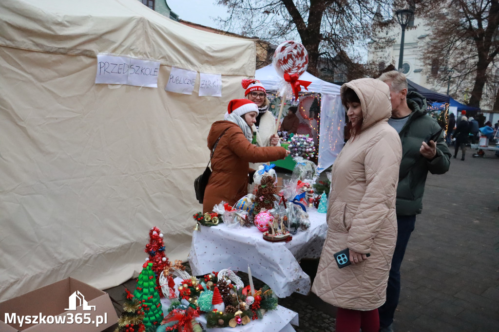 Fotorelacja I: Iskry Jarmark Bożonarodzeniowy w Żarkach