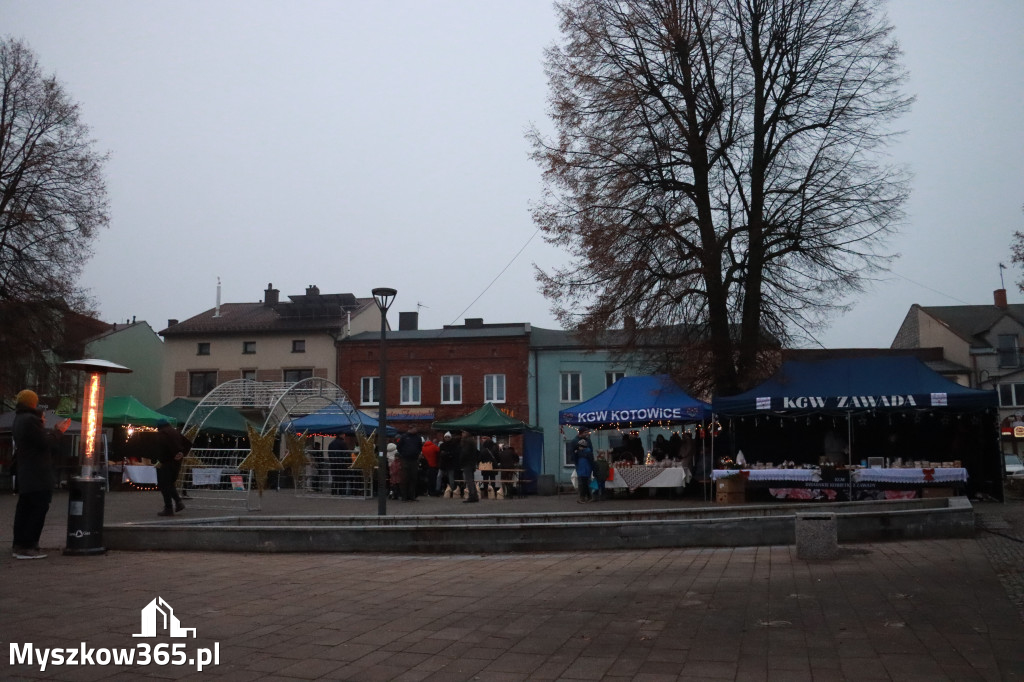 Fotorelacja I: Iskry Jarmark Bożonarodzeniowy w Żarkach