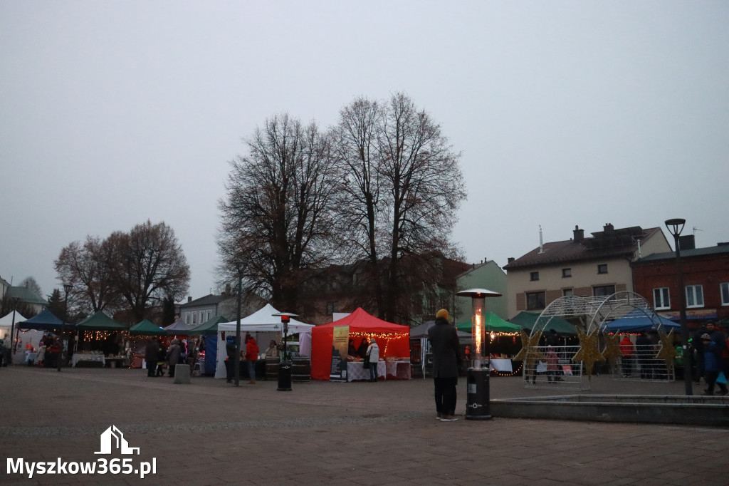 Fotorelacja I: Iskry Jarmark Bożonarodzeniowy w Żarkach
