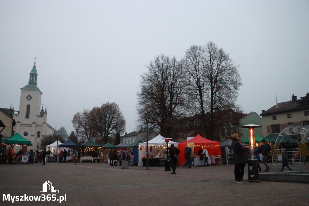Fotorelacja I: Iskry Jarmark Bożonarodzeniowy w Żarkach