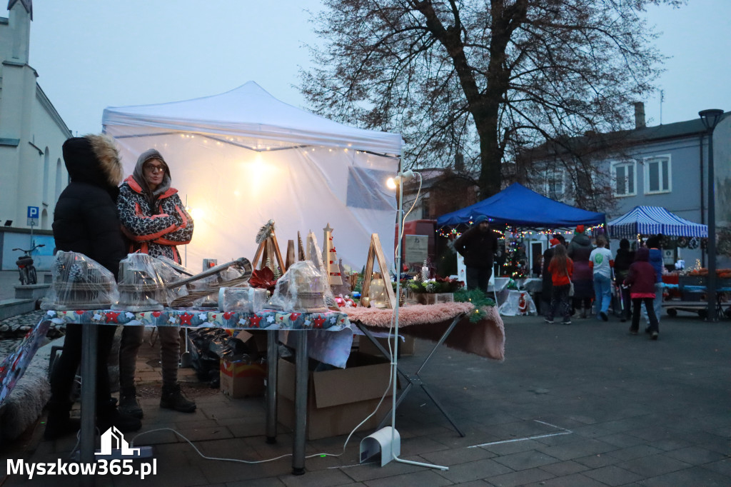Fotorelacja I: Iskry Jarmark Bożonarodzeniowy w Żarkach