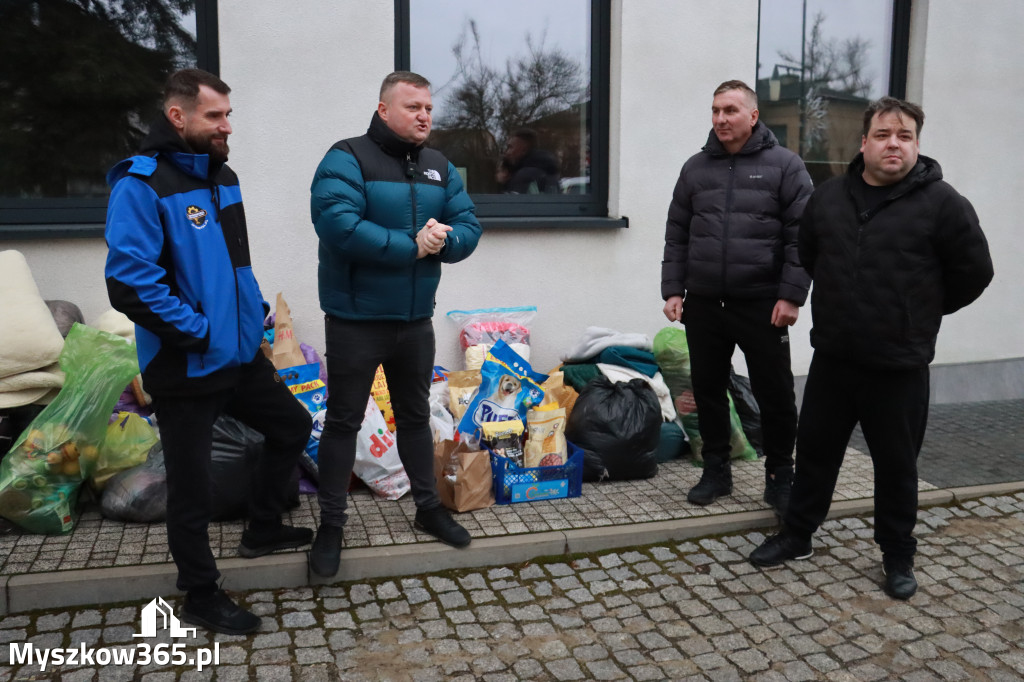 Fotorelacja: Finał akcji „Świąteczna Paka dla Zwierzaka” w Myszkowie