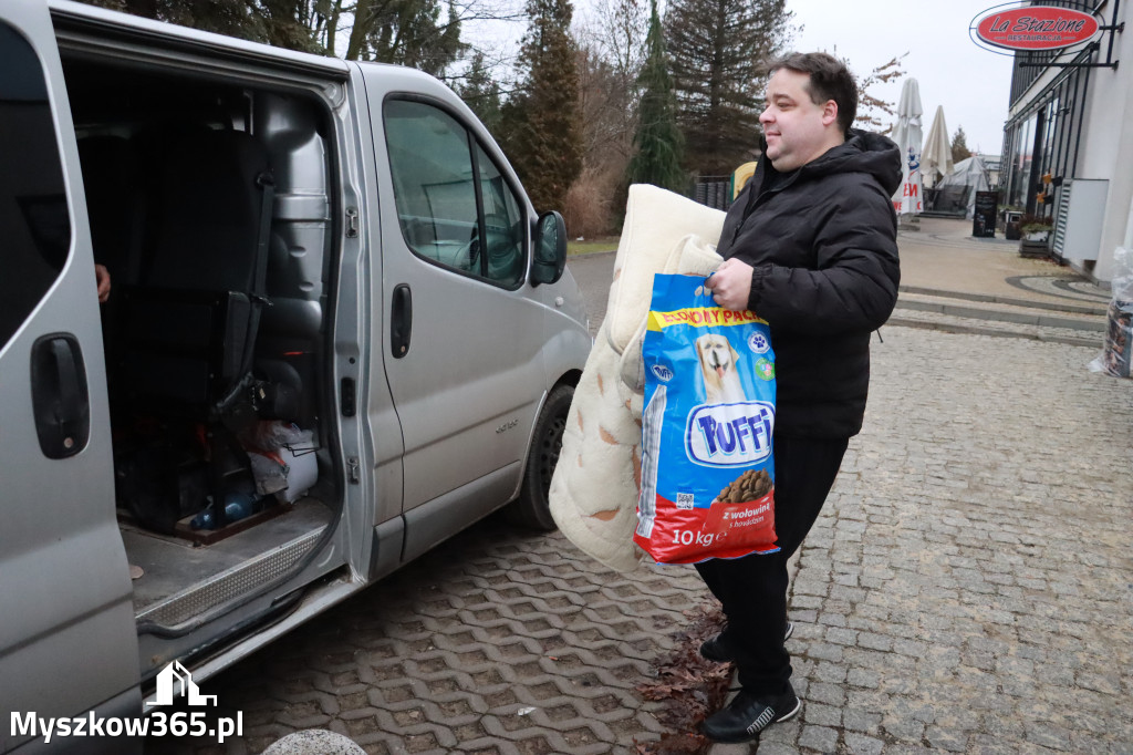 Fotorelacja: Finał akcji „Świąteczna Paka dla Zwierzaka” w Myszkowie