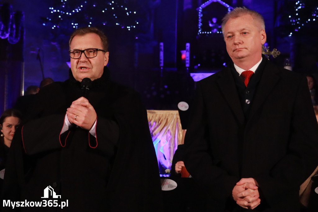 Fotorelacja: Koncert Kolęd w Myszkowie z Eweliną Flintą i Myszkovia Band