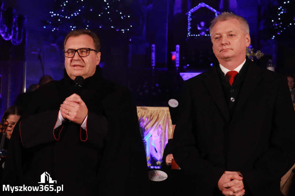 Fotorelacja: Koncert Kolęd w Myszkowie z Eweliną Flintą i Myszkovia Band