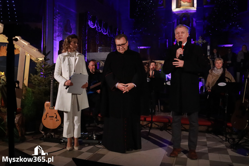 Fotorelacja: Koncert Kolęd w Myszkowie z Eweliną Flintą i Myszkovia Band