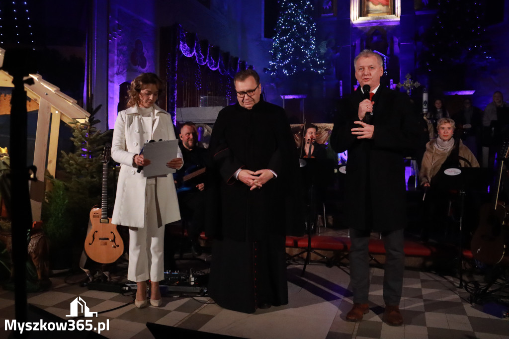 Fotorelacja: Koncert Kolęd w Myszkowie z Eweliną Flintą i Myszkovia Band