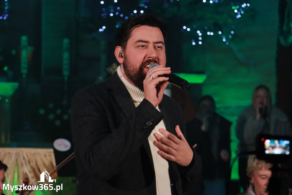 Fotorelacja: Koncert Kolęd w Myszkowie z Eweliną Flintą i Myszkovia Band