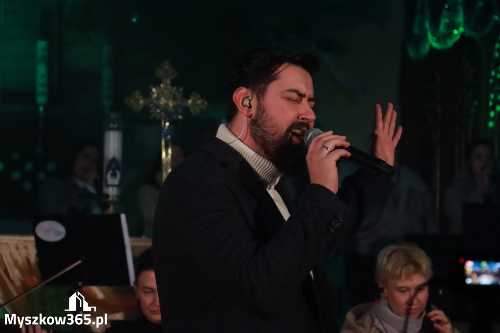 Fotorelacja: Koncert Kolęd w Myszkowie z Eweliną Flintą i Myszkovia Band