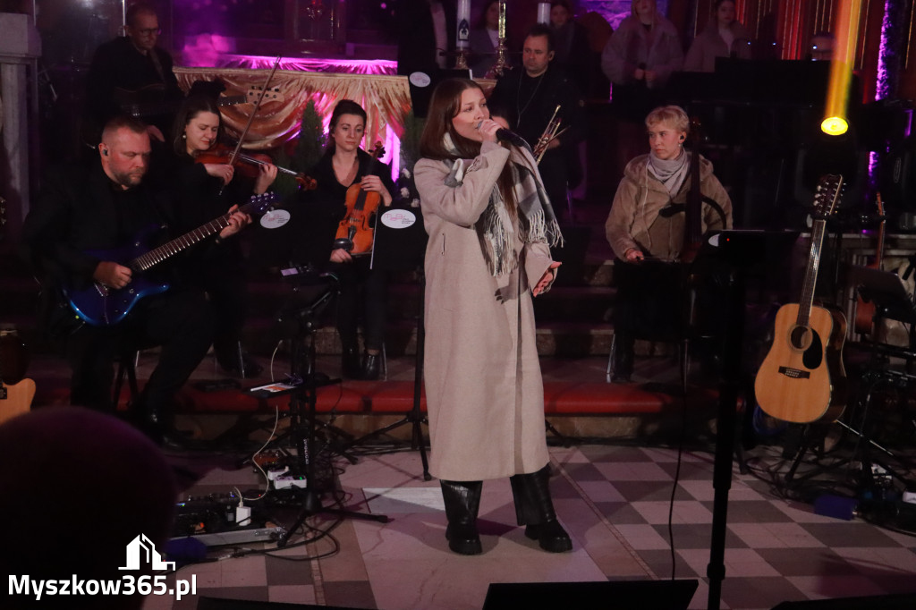 Fotorelacja: Koncert Kolęd w Myszkowie z Eweliną Flintą i Myszkovia Band