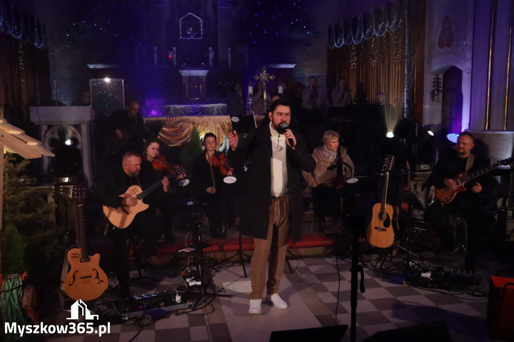 Fotorelacja: Koncert Kolęd w Myszkowie z Eweliną Flintą i Myszkovia Band
