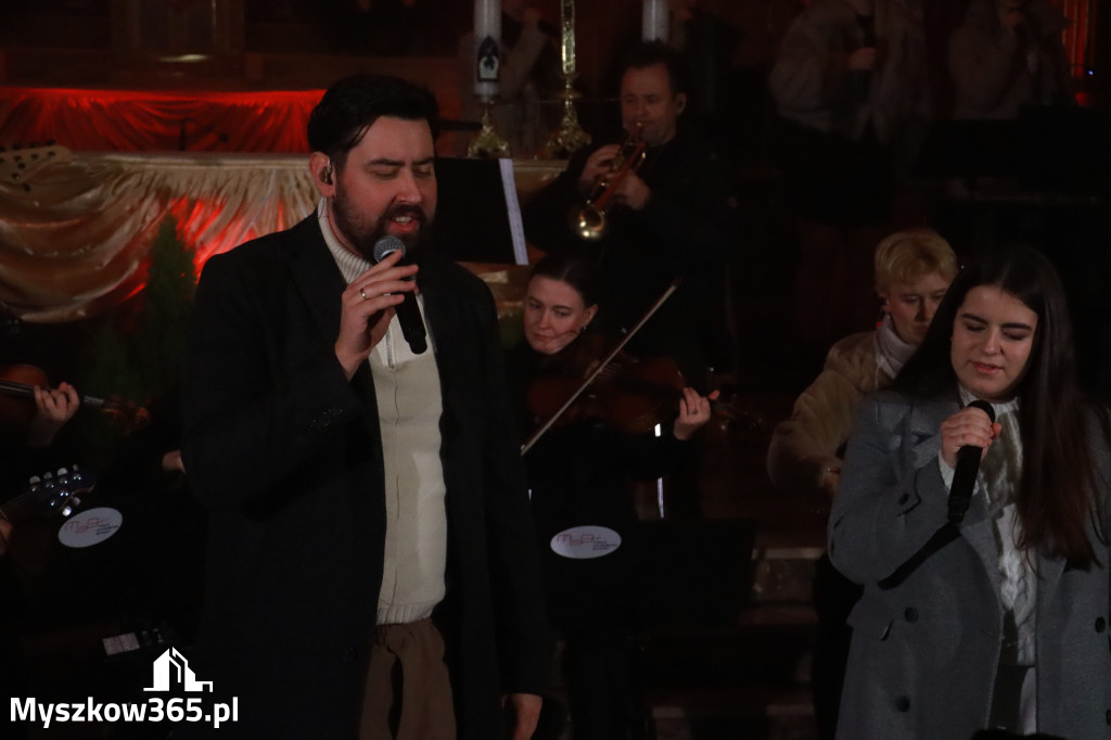 Fotorelacja: Koncert Kolęd w Myszkowie z Eweliną Flintą i Myszkovia Band