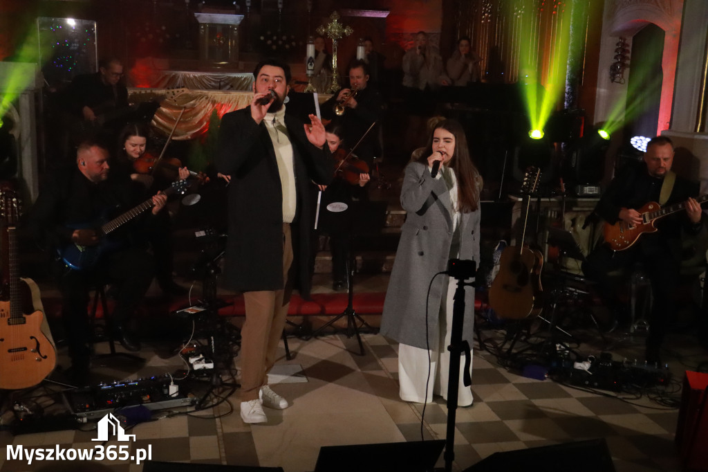 Fotorelacja: Koncert Kolęd w Myszkowie z Eweliną Flintą i Myszkovia Band