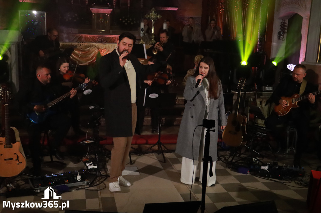 Fotorelacja: Koncert Kolęd w Myszkowie z Eweliną Flintą i Myszkovia Band