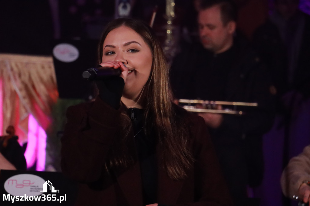 Fotorelacja: Koncert Kolęd w Myszkowie z Eweliną Flintą i Myszkovia Band
