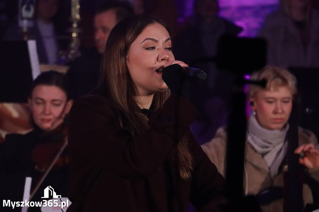 Fotorelacja: Koncert Kolęd w Myszkowie z Eweliną Flintą i Myszkovia Band