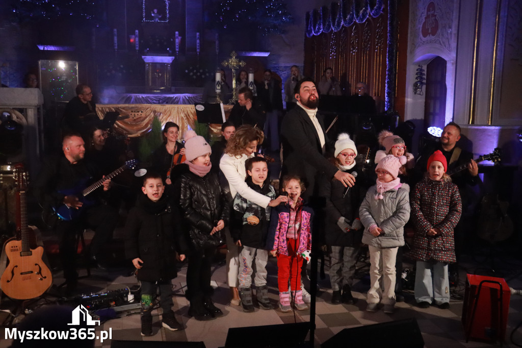 Fotorelacja: Koncert Kolęd w Myszkowie z Eweliną Flintą i Myszkovia Band