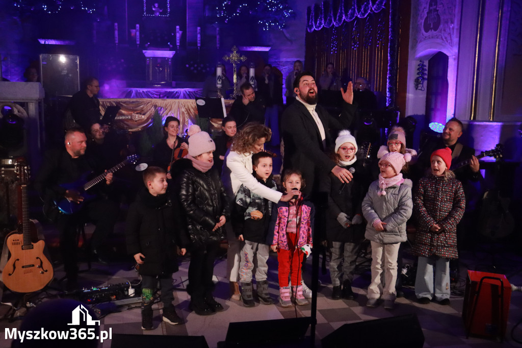 Fotorelacja: Koncert Kolęd w Myszkowie z Eweliną Flintą i Myszkovia Band