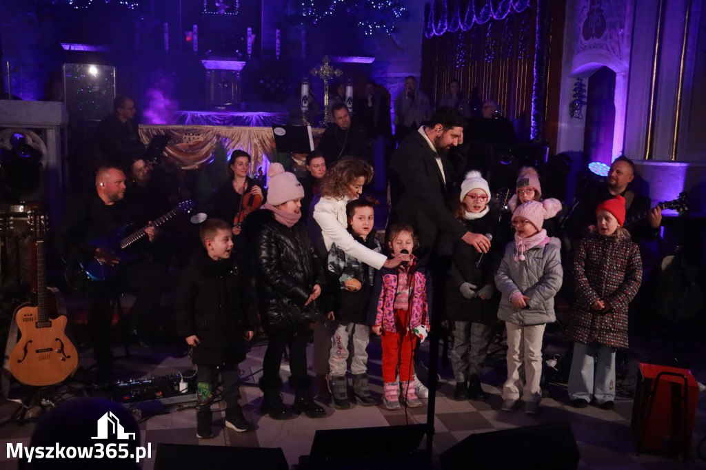 Fotorelacja: Koncert Kolęd w Myszkowie z Eweliną Flintą i Myszkovia Band