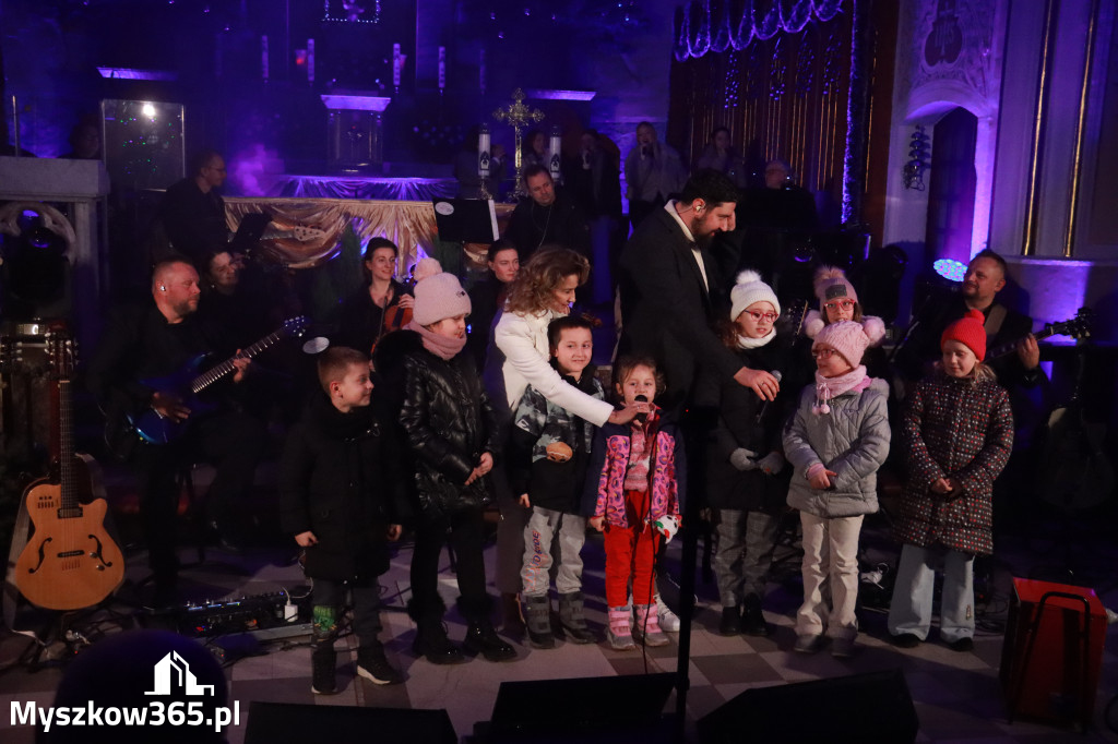 Fotorelacja: Koncert Kolęd w Myszkowie z Eweliną Flintą i Myszkovia Band