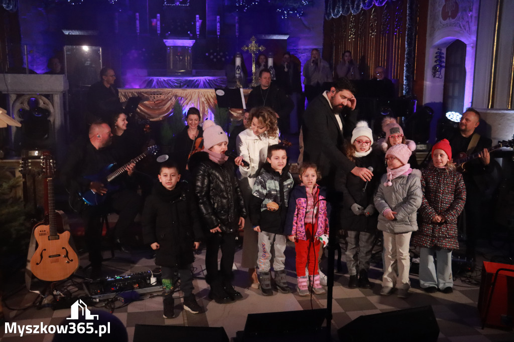Fotorelacja: Koncert Kolęd w Myszkowie z Eweliną Flintą i Myszkovia Band