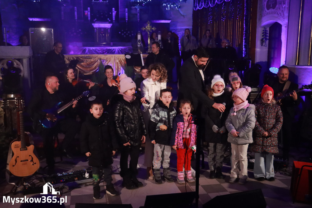 Fotorelacja: Koncert Kolęd w Myszkowie z Eweliną Flintą i Myszkovia Band