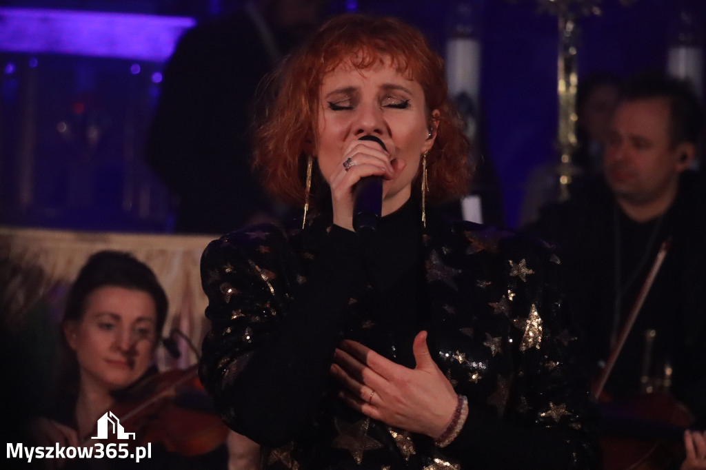 Fotorelacja: Koncert Kolęd w Myszkowie z Eweliną Flintą i Myszkovia Band