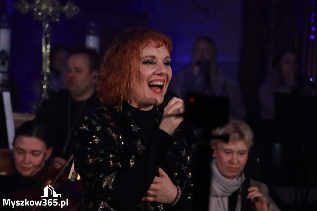 Fotorelacja: Koncert Kolęd w Myszkowie z Eweliną Flintą i Myszkovia Band