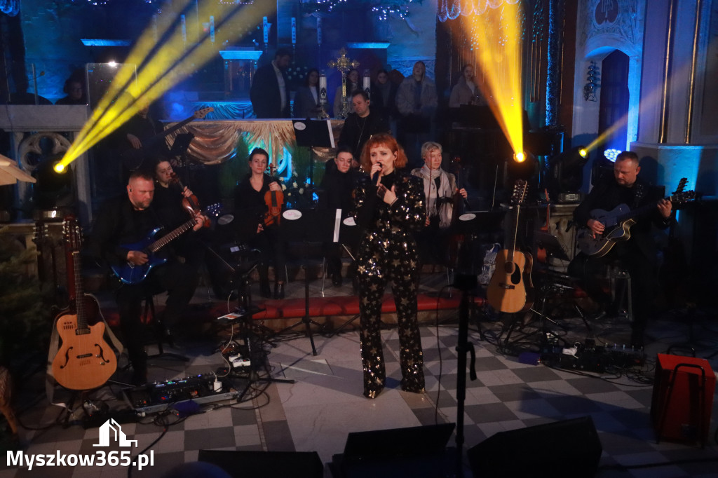 Fotorelacja: Koncert Kolęd w Myszkowie z Eweliną Flintą i Myszkovia Band