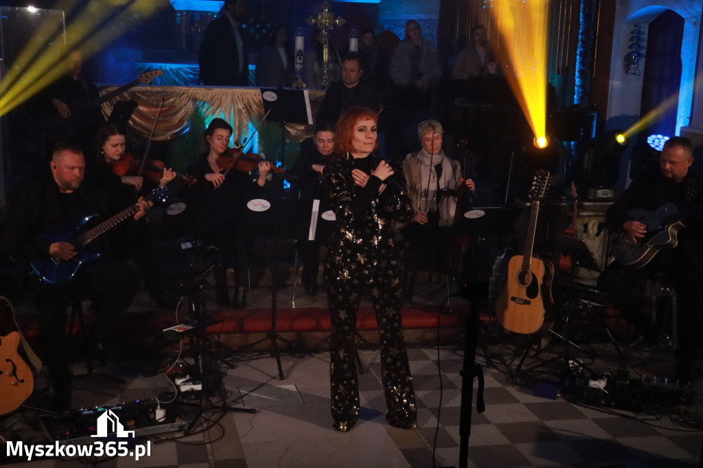 Fotorelacja: Koncert Kolęd w Myszkowie z Eweliną Flintą i Myszkovia Band