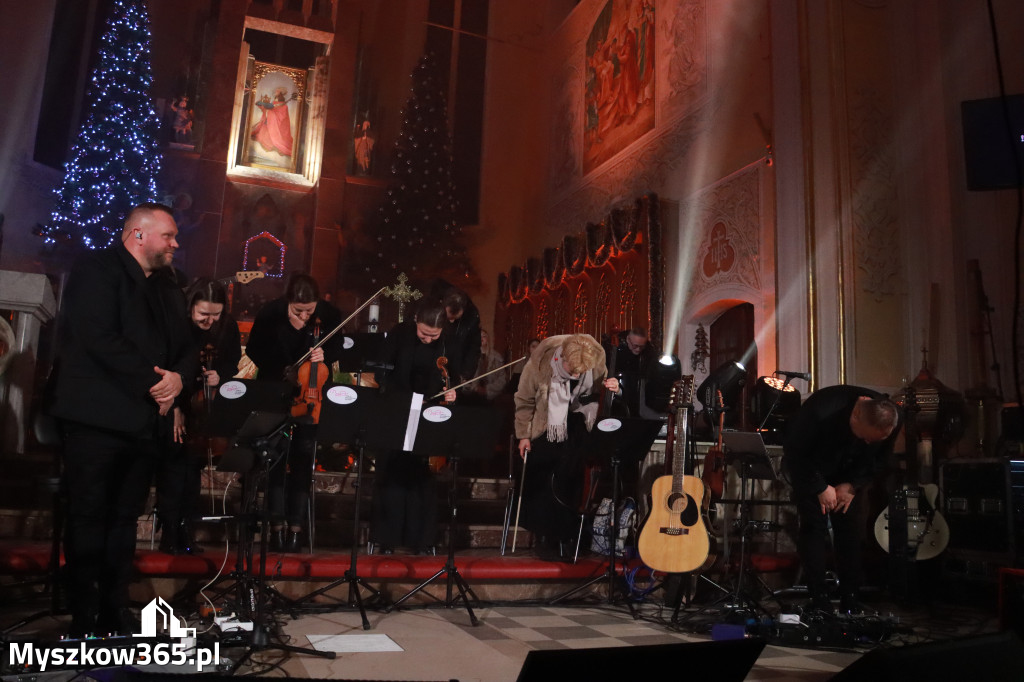 Fotorelacja: Koncert Kolęd w Myszkowie z Eweliną Flintą i Myszkovia Band