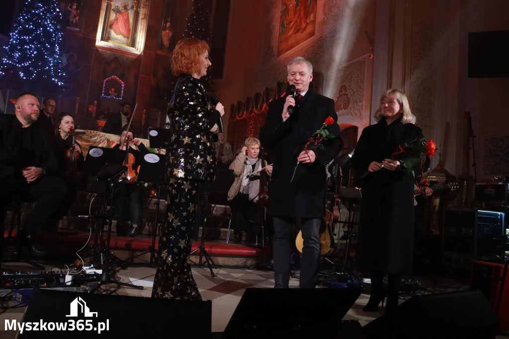 Fotorelacja: Koncert Kolęd w Myszkowie z Eweliną Flintą i Myszkovia Band