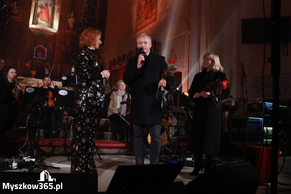 Fotorelacja: Koncert Kolęd w Myszkowie z Eweliną Flintą i Myszkovia Band