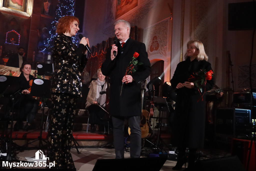 Fotorelacja: Koncert Kolęd w Myszkowie z Eweliną Flintą i Myszkovia Band