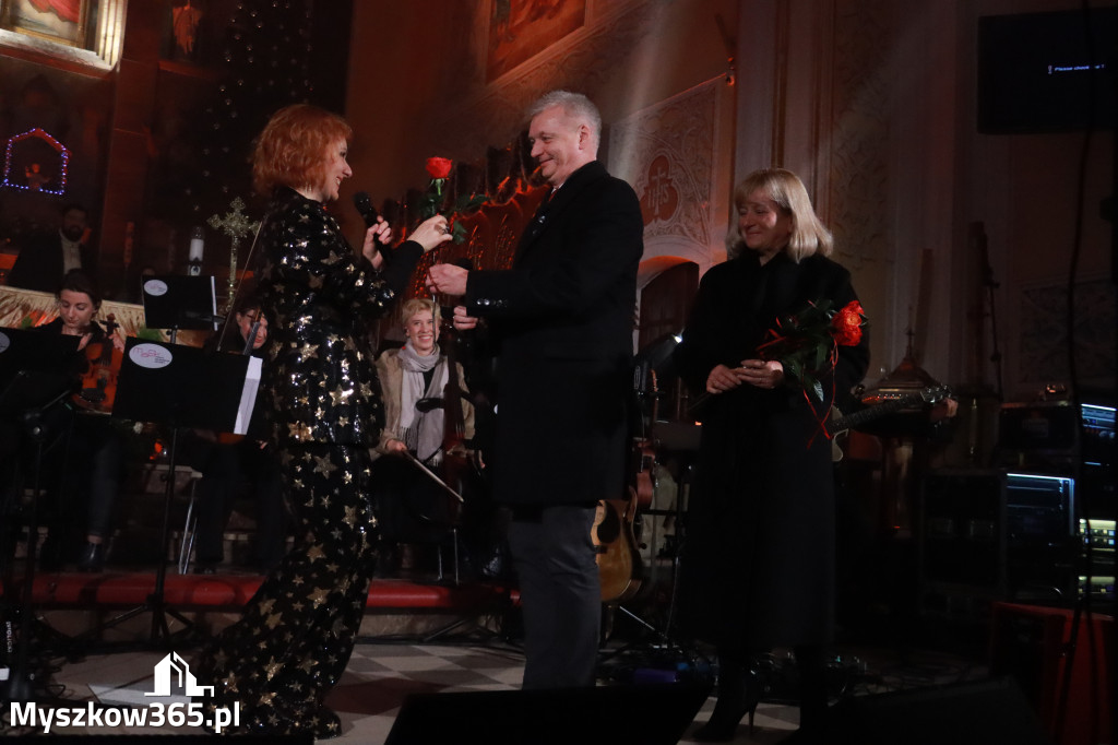 Fotorelacja: Koncert Kolęd w Myszkowie z Eweliną Flintą i Myszkovia Band